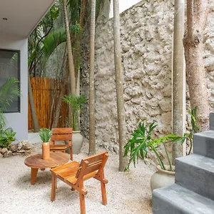 kanak-tulum.quintano-roohotels.com/